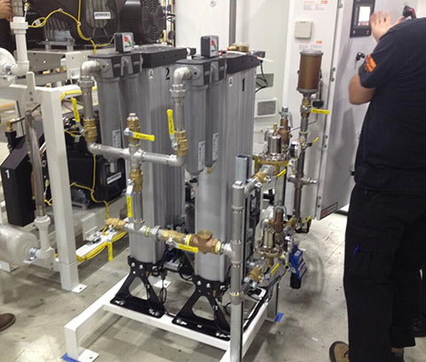 SR模塊吸附式干燥機可以多臺并聯(lián) SR模塊吸附式干燥機可以多臺并聯(lián)